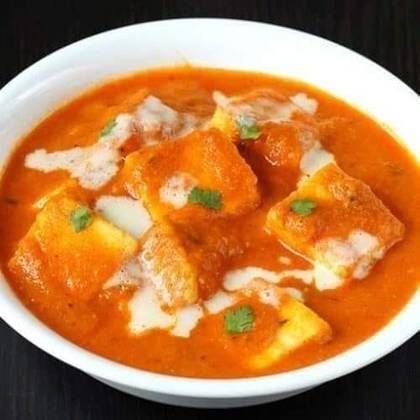 Paneer makhani (Plain Rice / Butter Naan)