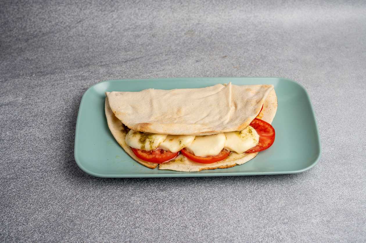 Caprese Piadina (V)