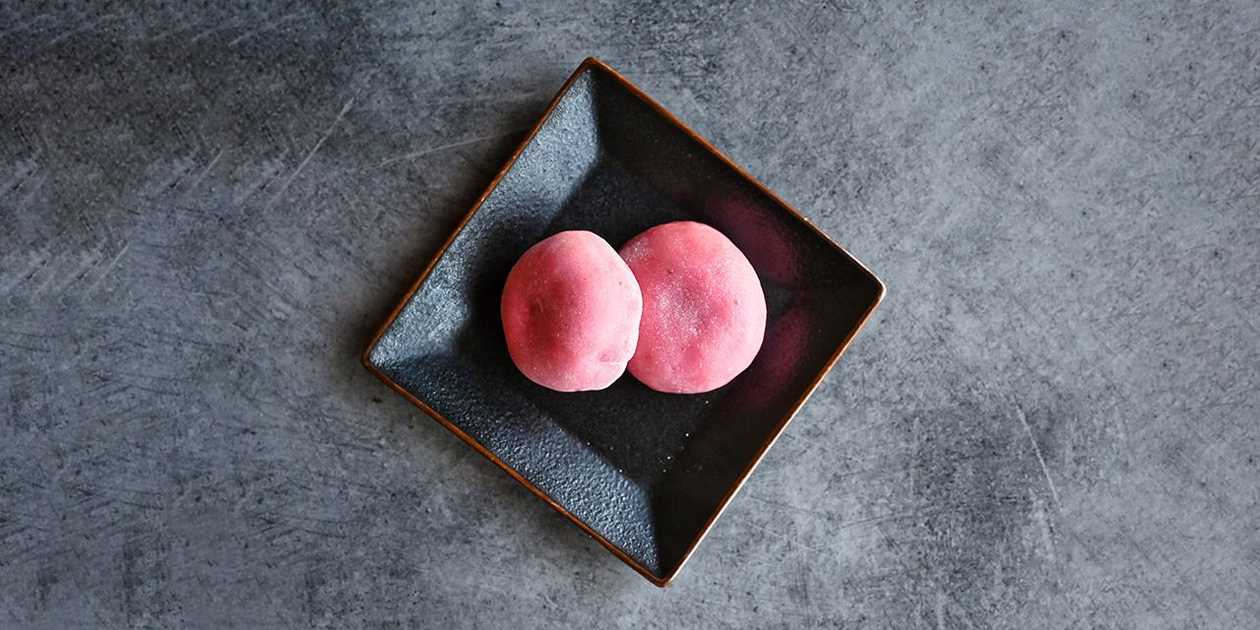 Strawberry Mochi Truffles | 2pcs