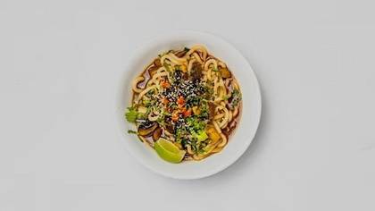 Fried udon noodles with beef