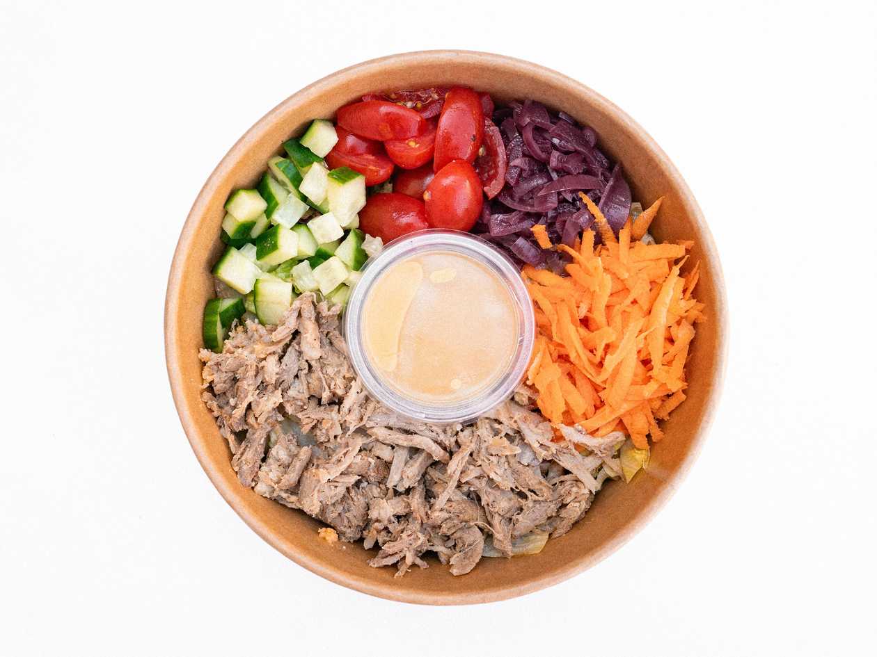 Salad with couscous and pulled pork