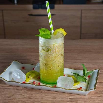 Kiwi and banana lemonade