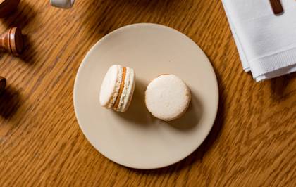 Salted Caramel Macaron (15g)
