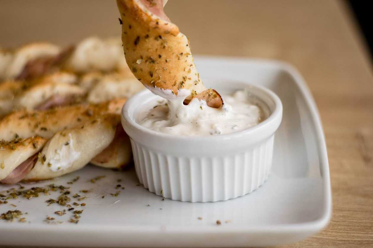 Baguettes with oregano and garlic