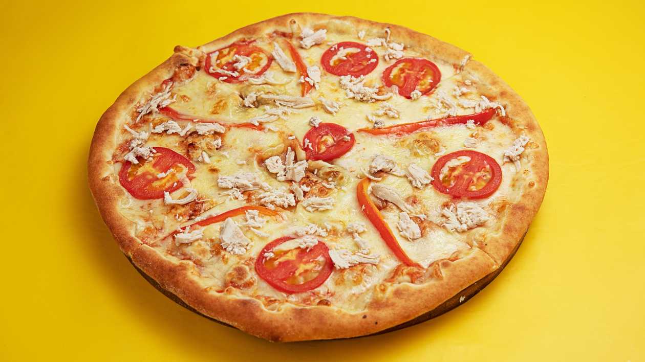 Toyuqlu pizza
