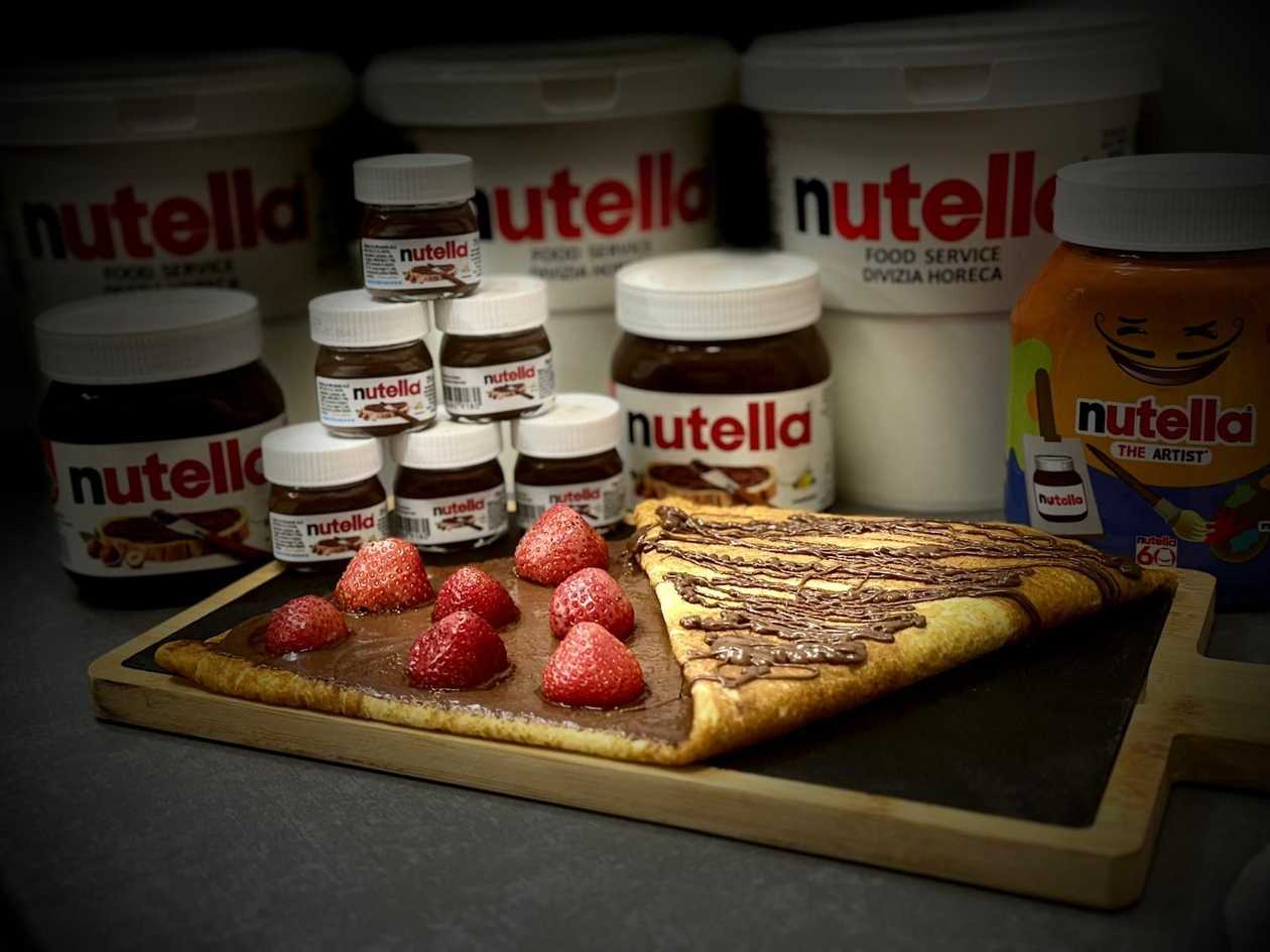 Crepe with Nutella and strawberries