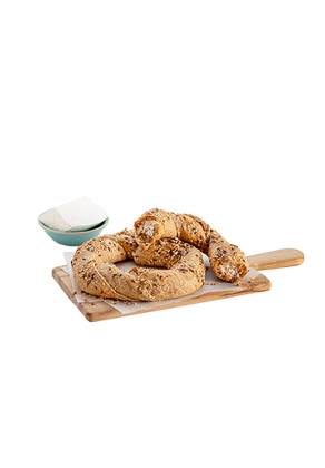 Wholegrain Pastry with Cheese Cream and Turkey