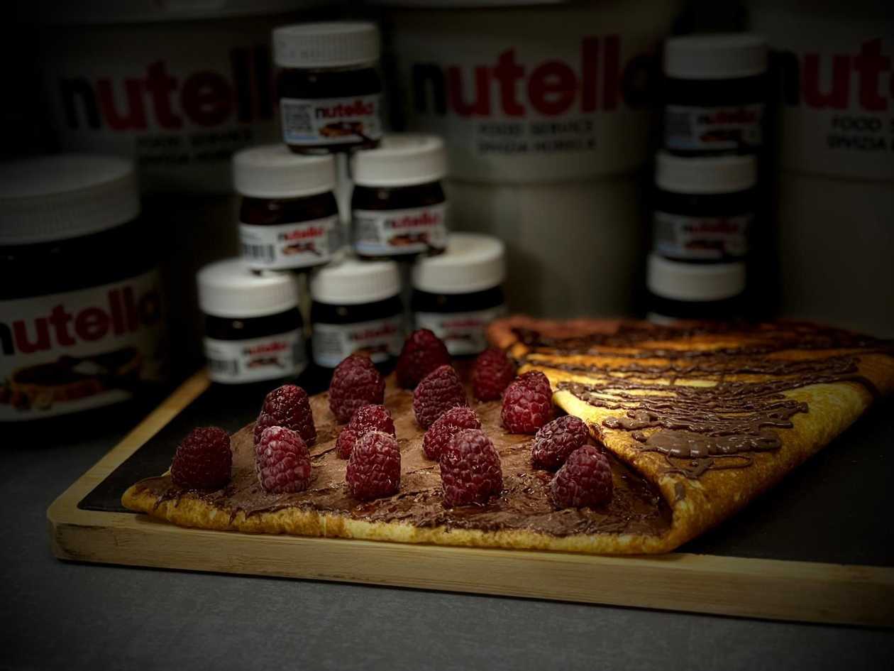 Crepe with Nutella and raspberries