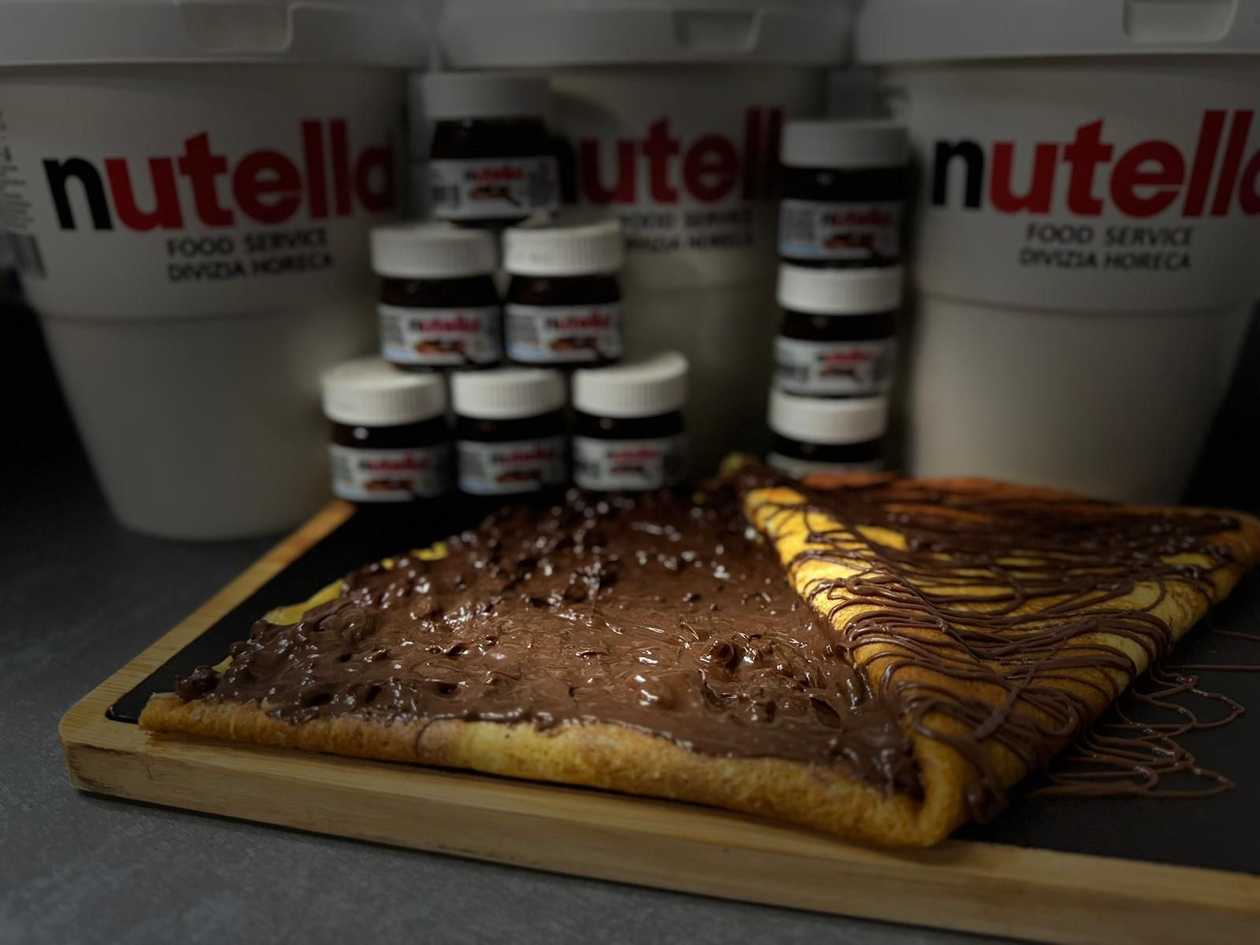 Crepe with Nutella and Crunchy