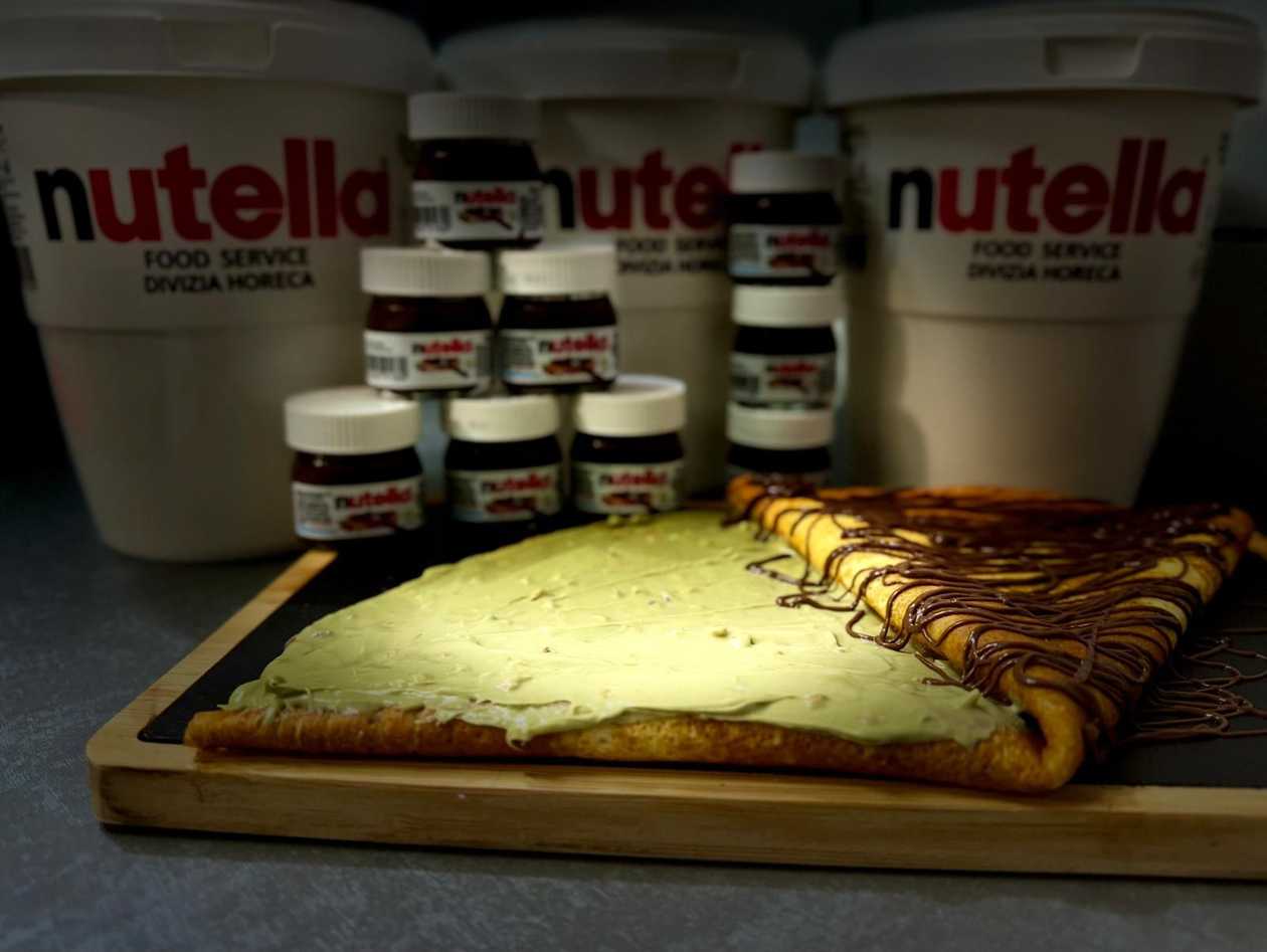 Crepe with Nutella and pistachio