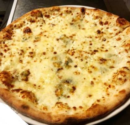 Pizza quattro formaggio