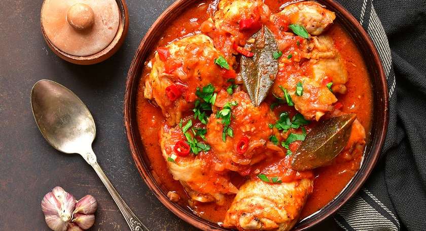Chicken stew with onion and polenta