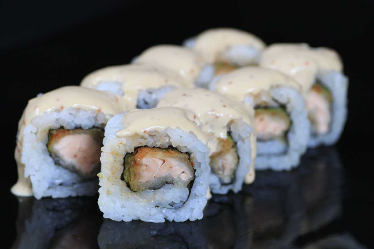 Hot salmon roll