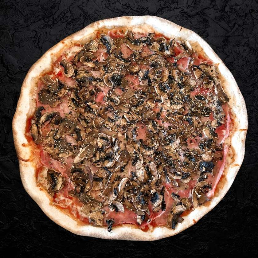 Pizza Fiambre e Cogumelos Média