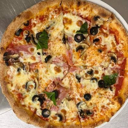 Capricciosa pizza party