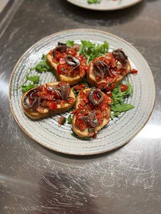 Bruschetta with anchovies