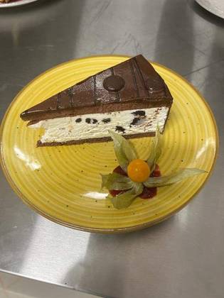 Biscuit milk cake