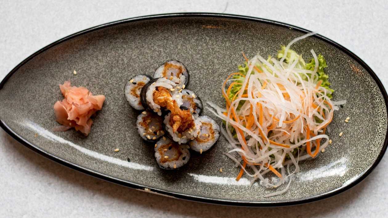 228. Tempura prawns maki