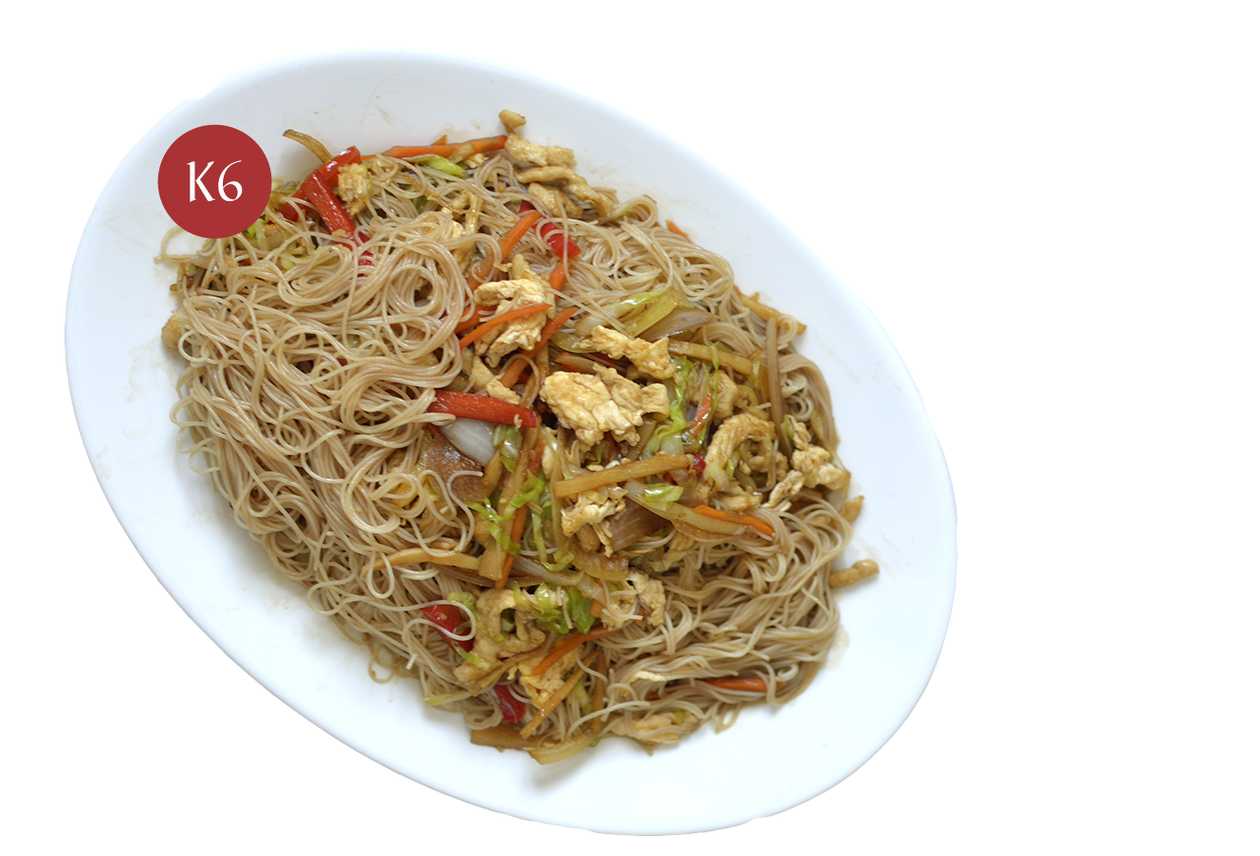 Spaghete chinezeşti din soia cu legume şi pui