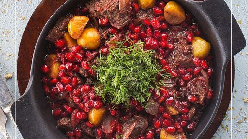 Roast with Beef Tenderloin and Pomegranate