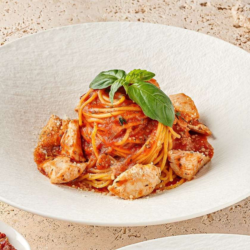 Paste pollo e pomodoro
