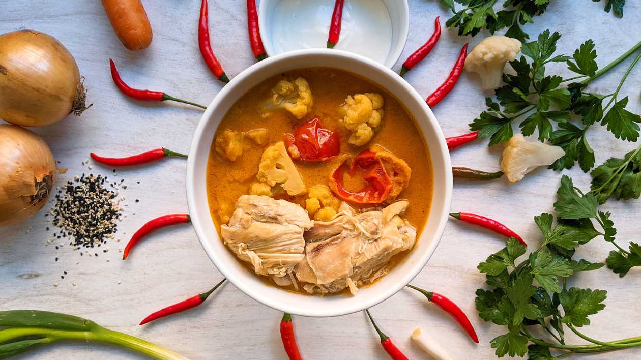 Pakistanská korma s maslom GHEE, paradajkami a karfiólom /A7/