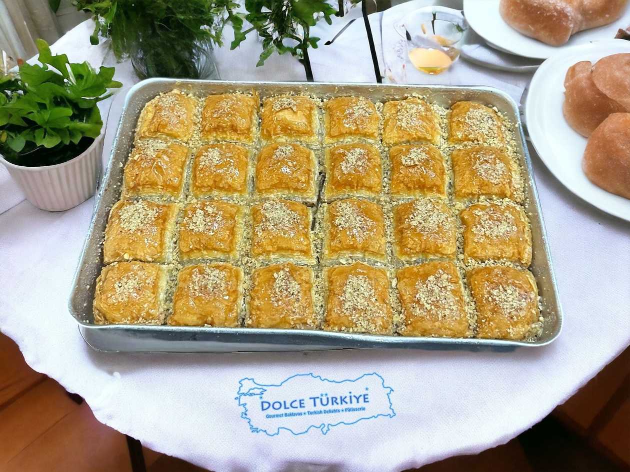 Walnut Baklava Tray-24PCS