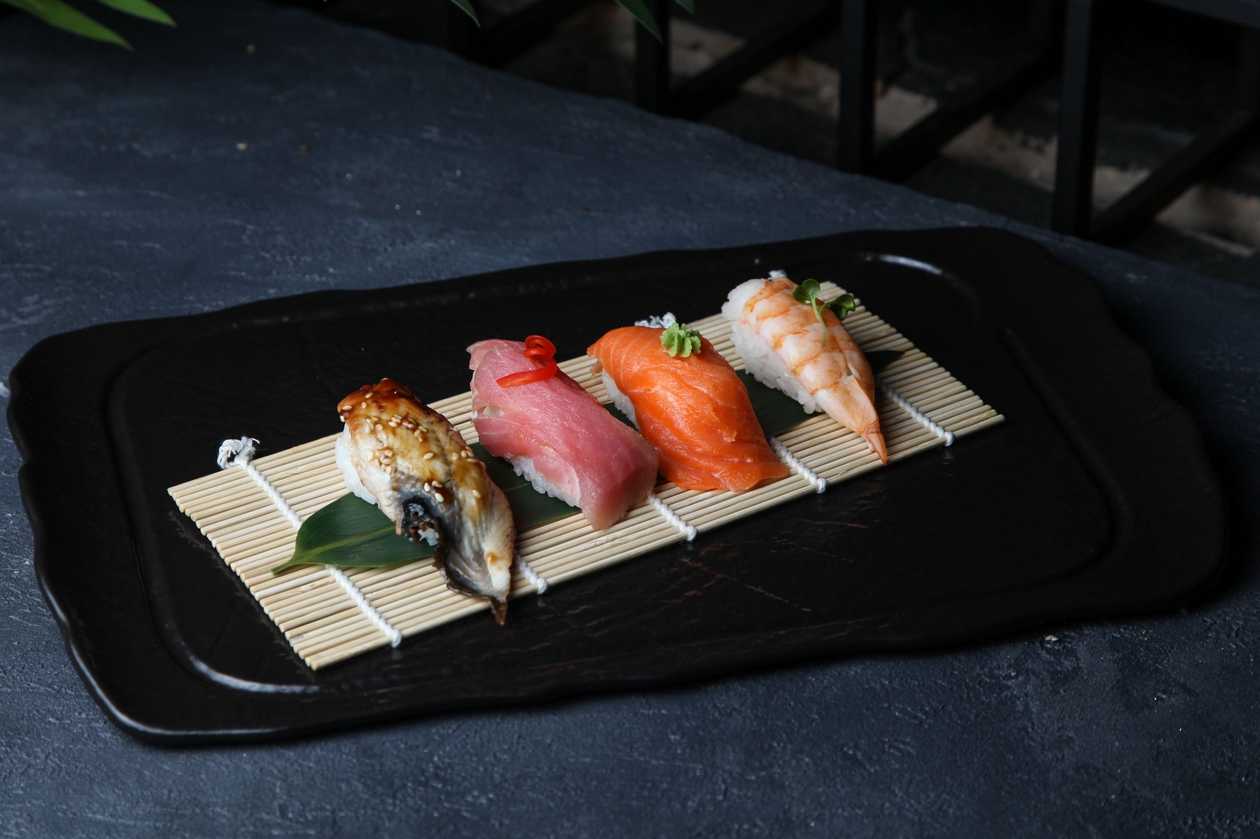 Tuna nigiri (1 ədəd)