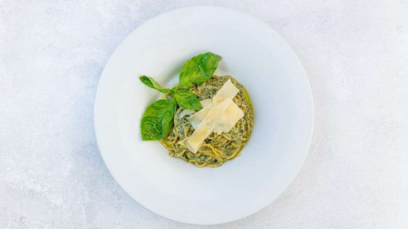 Spaghetti con pesto alla genovese