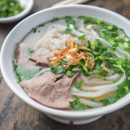 Phở vietnamská nudlová polévka se syrovým hovězím