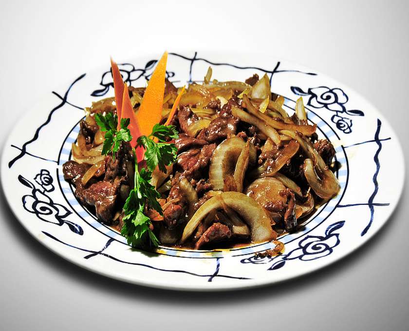 Beef with onions