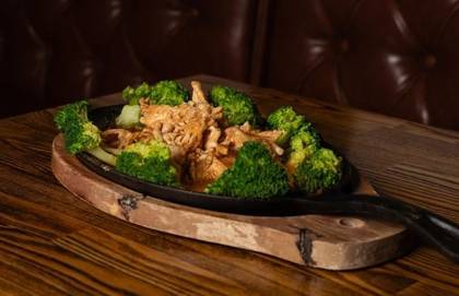 Kurczak na Gorącym Półmisku