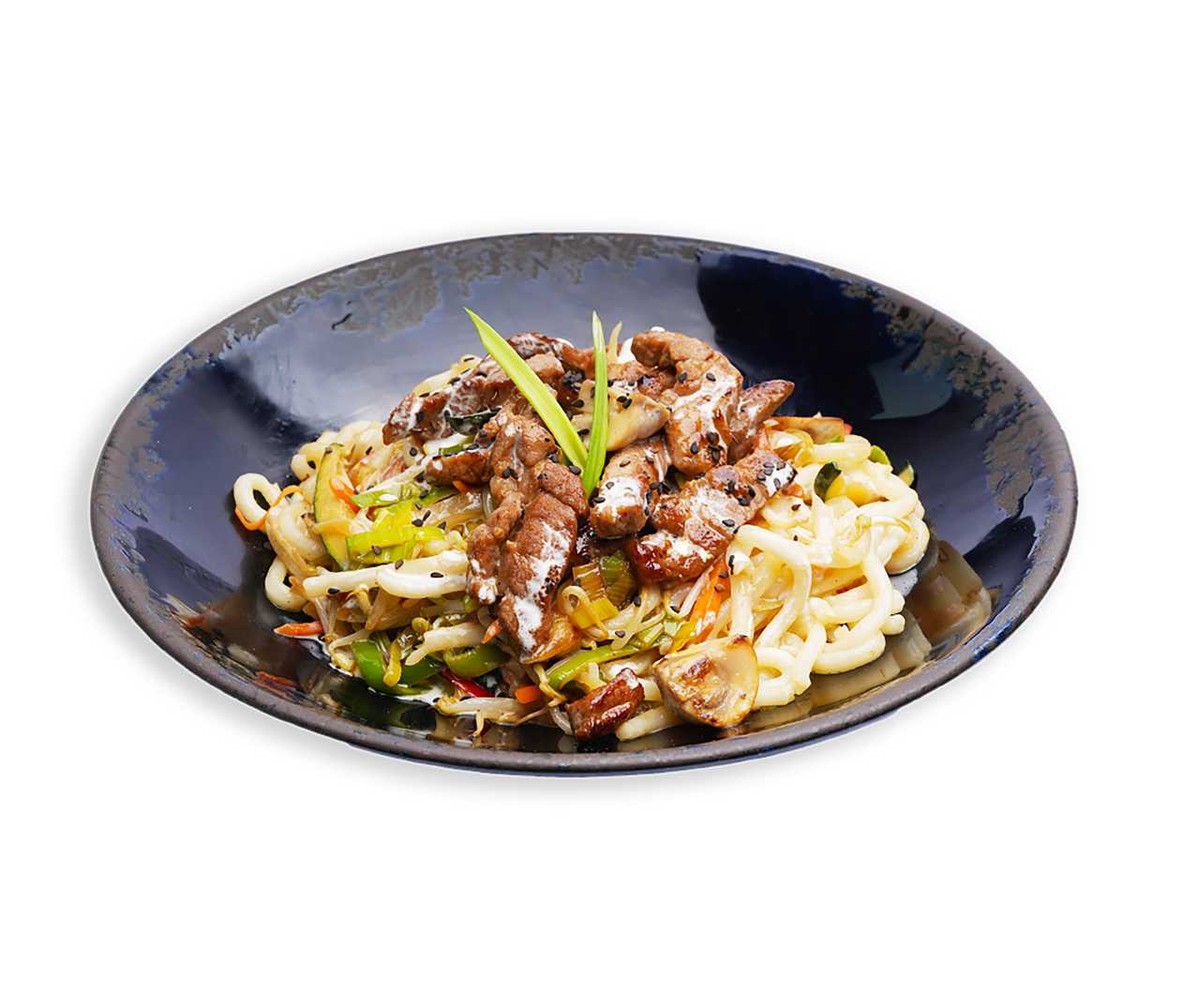 8. Kiaulienos WOK su grietinėlės ir porų padažu bei kvietiniais makaronais