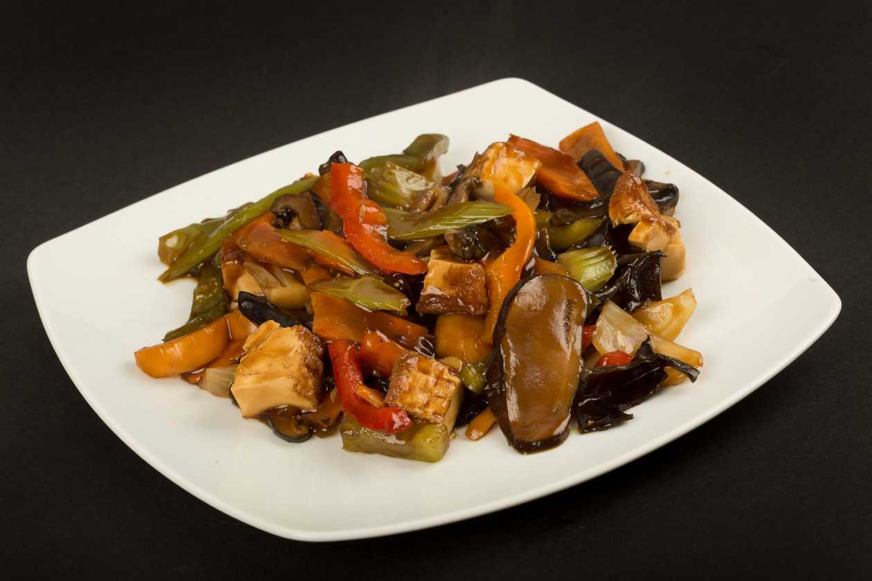 Tofu cu legume și ciuperci