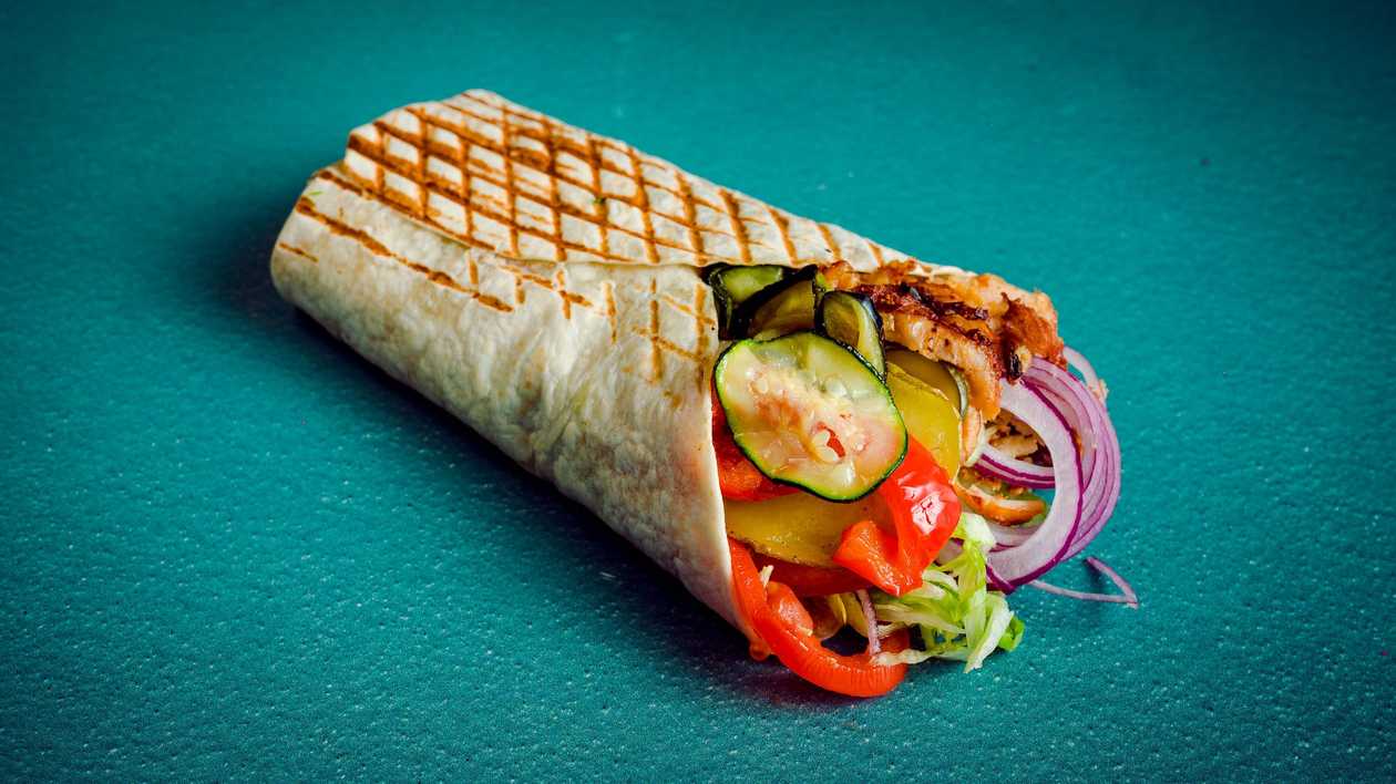 Mix (chicken and beef) doner in lavash