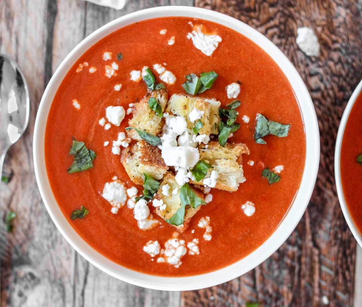 Tomātu krēmzupa ar kazas sieru