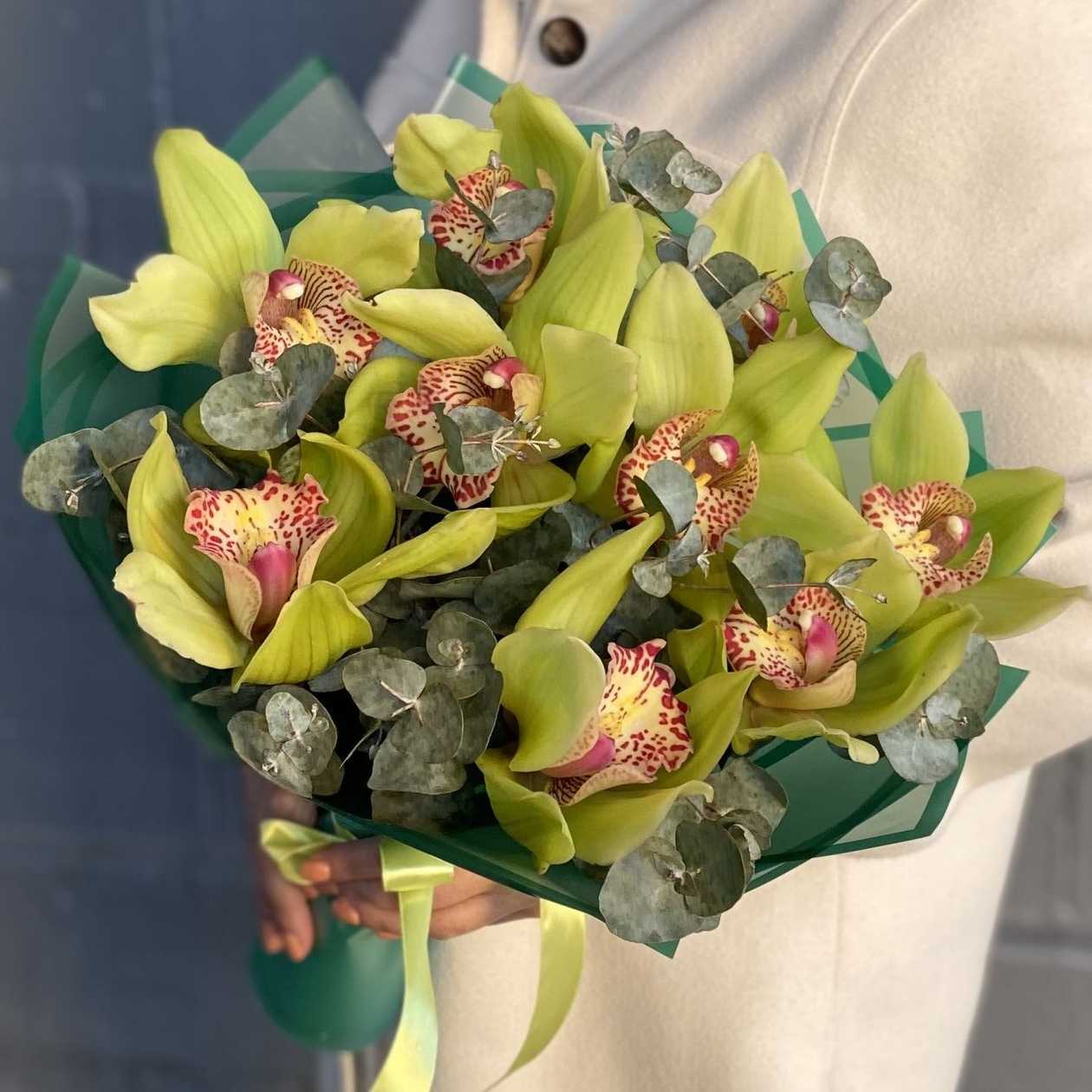 Bouquet of orchids "Ariana" 9 pcs.