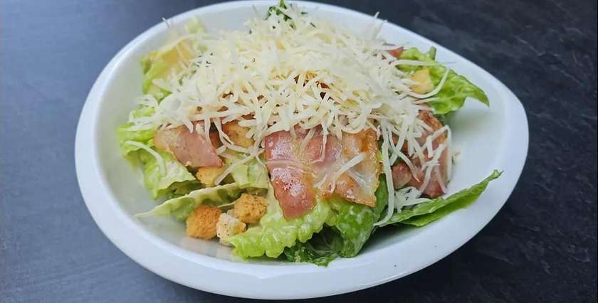 Caesar salad with bacon