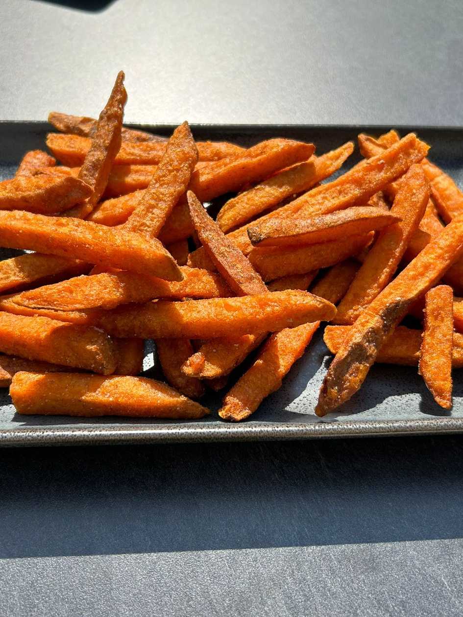 Sweet potato fries with sauce