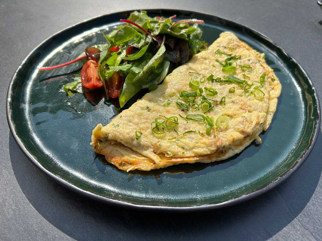 Omelette with hard cheese