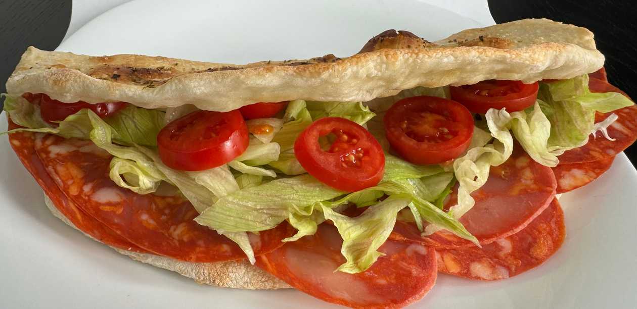 Salami sandwich