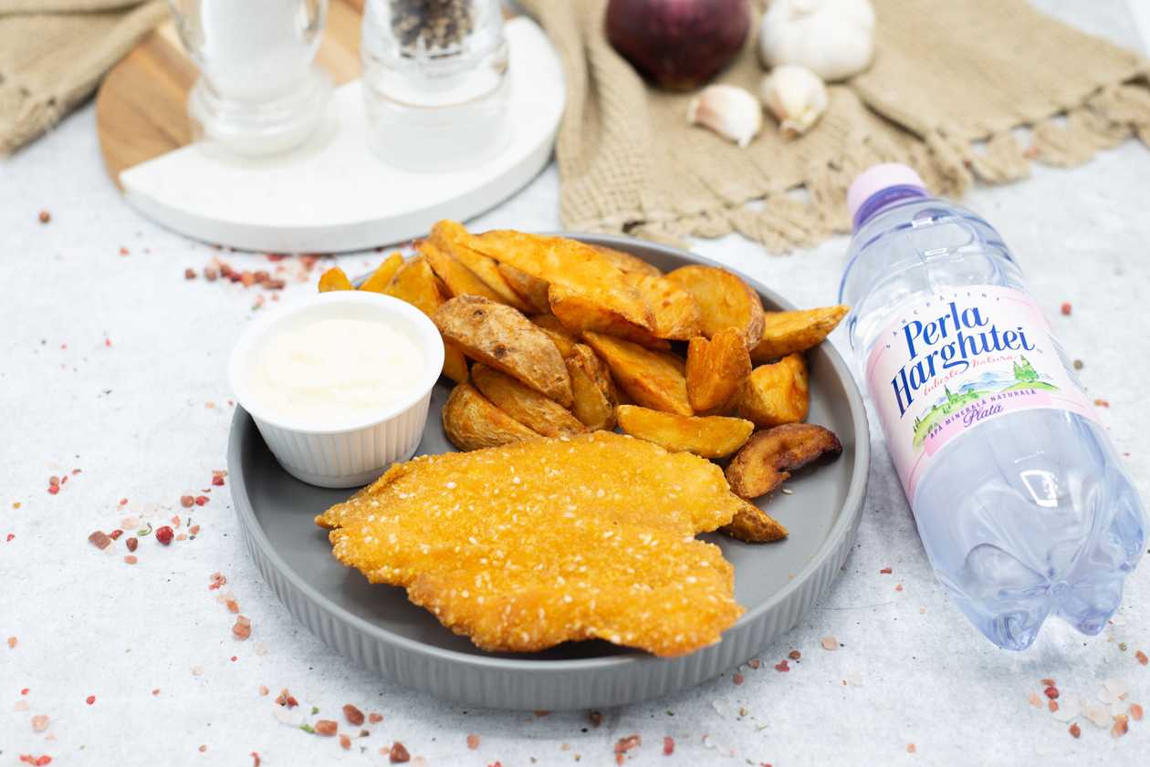 Chicken snitzel,apa plata