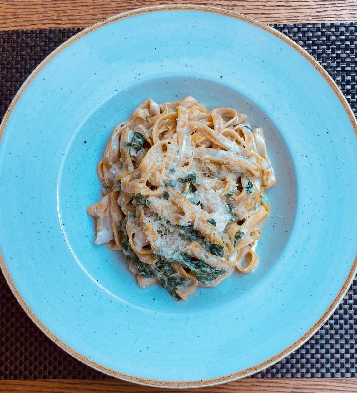 TAGLIATELLE CON POLLO