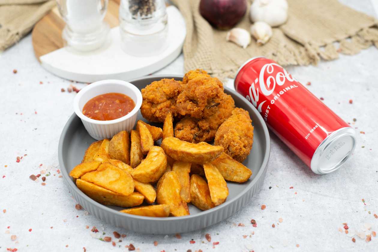 Chicken wings,Coca Cola