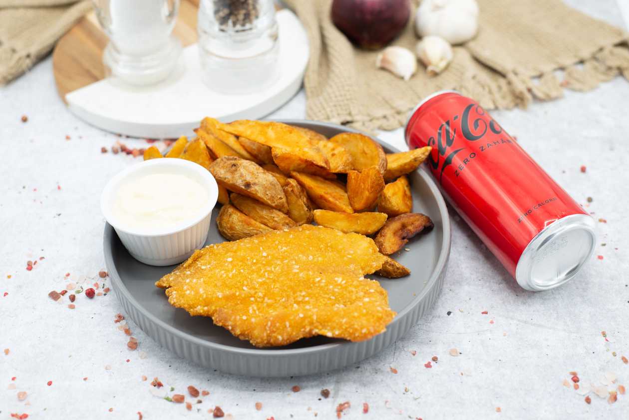 Chicken snitzel,Coca Cola zero