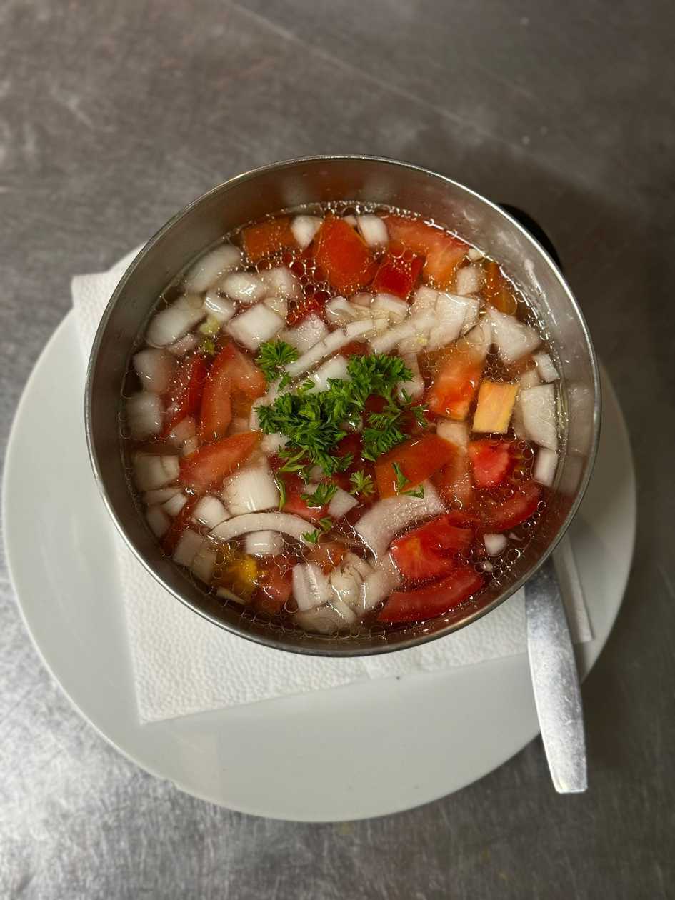 Tomato salad with onion