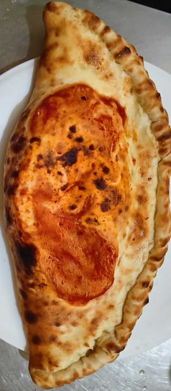 🎁 2-for-1 - Calzone Pizza