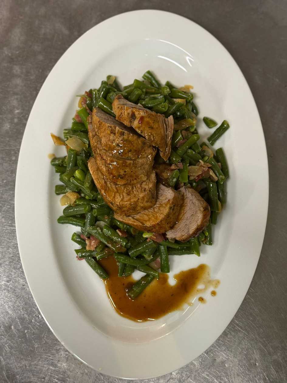 Pork tenderloin with green beans