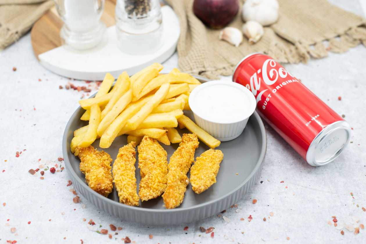 Chicken fingers,Coca Cola