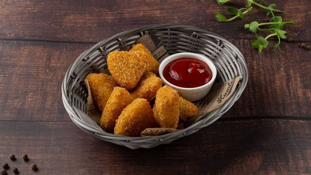 "Mac & Cheese" siera nageti ar kečupu